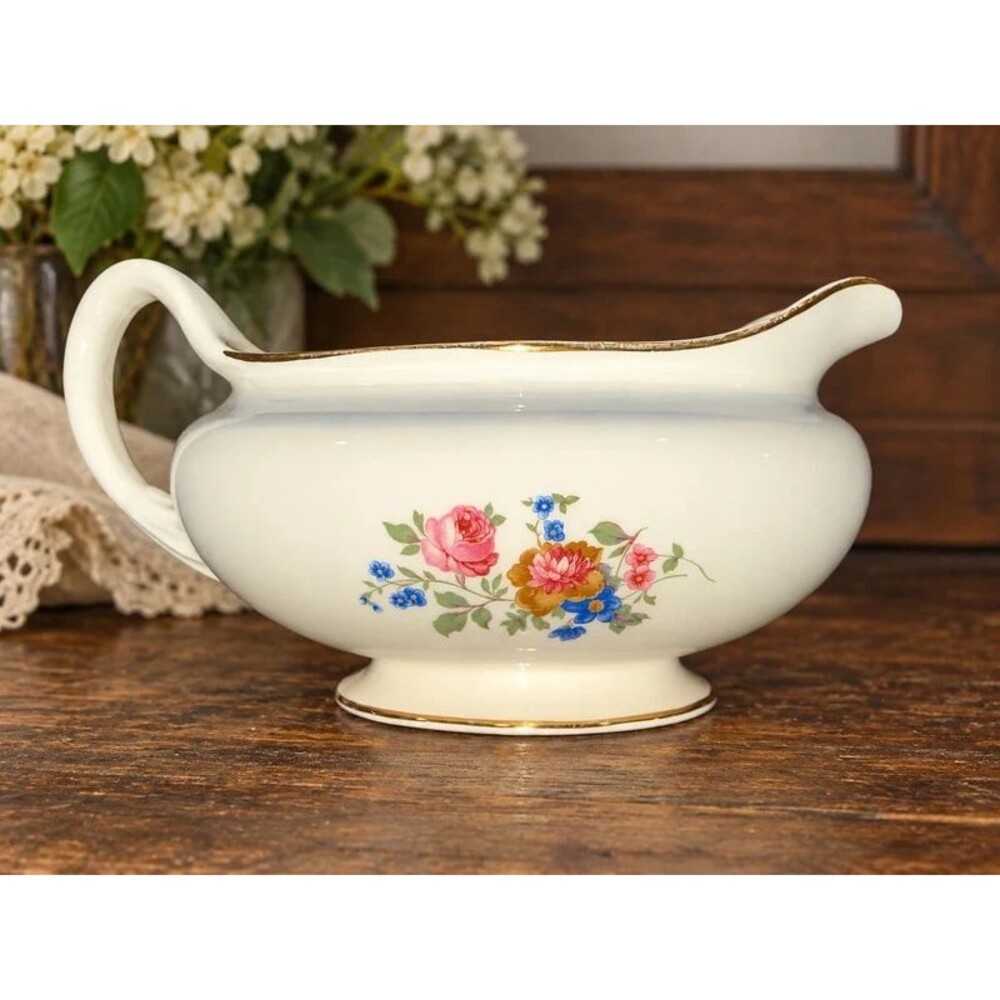 Vintage Homer Laughlin Eggshell Nautilus Floral Gravy Boat